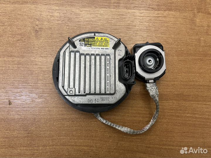 Оригинальный блок розжига ксенона Toyota Lexus