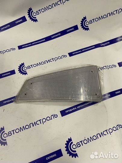 Катафот солнцезащитного козырька левый Sitrak