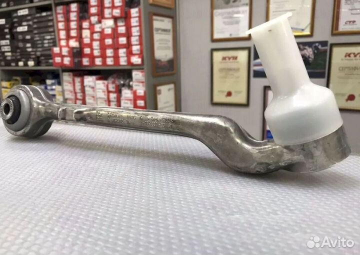 Рычаг поперечный BMW правый