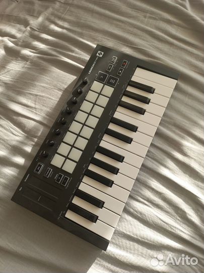 Midi клавиатура novation launchkey mini mk3