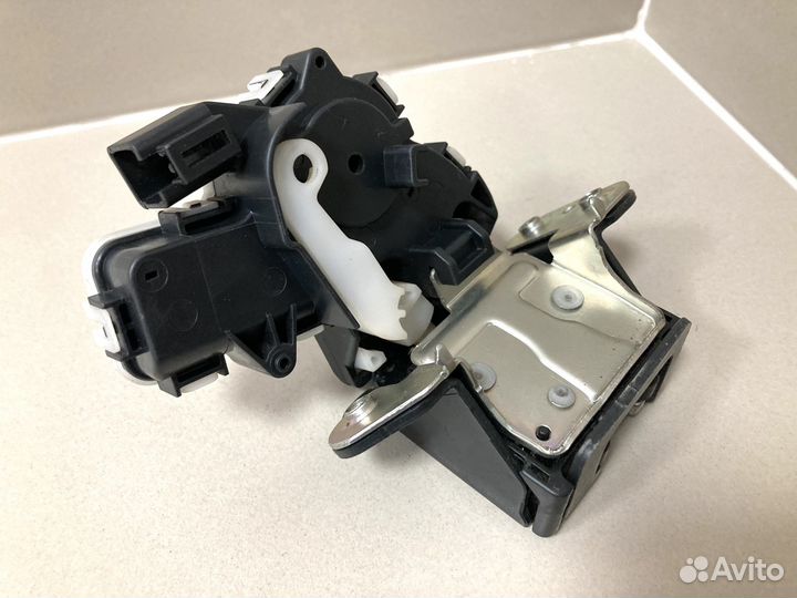 Замок двери багажника Mazda CX-5 2012-2017
