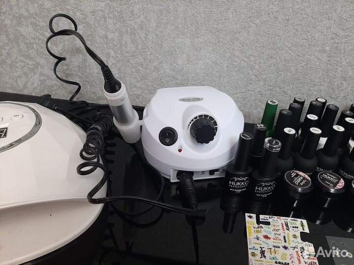 Маникюрный набор с лампой ю, аппаратом и лаками