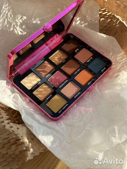 Палетка теней too faced