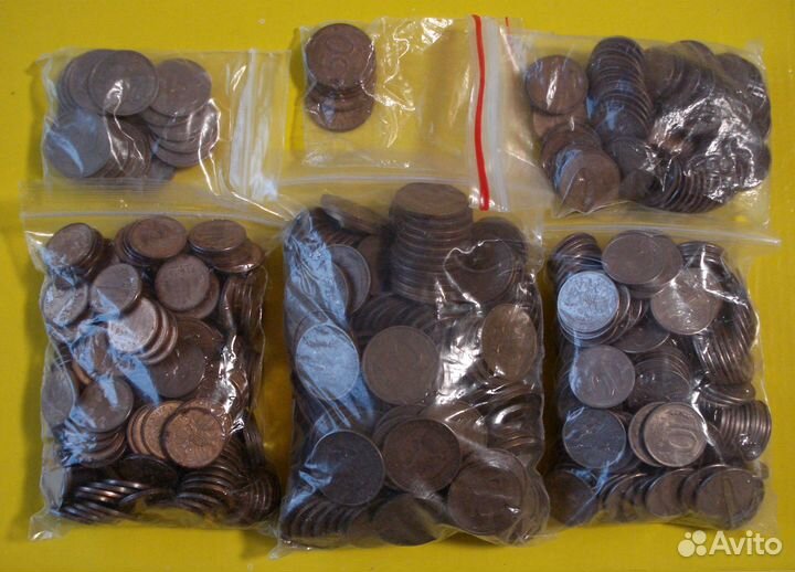 630 монет России 1992-1993 гг. 2,7 килограмма