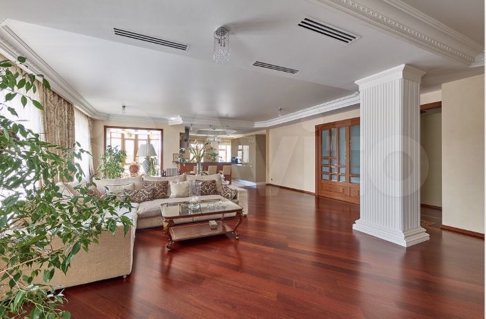 4-к. квартира, 232 м², 4/8 эт.