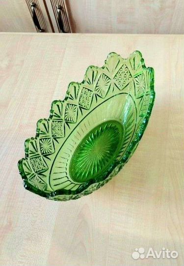 Ваза для фруктов и салатники зеленое стекло