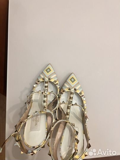 Новые туфли Valentino оригинал 36 размера