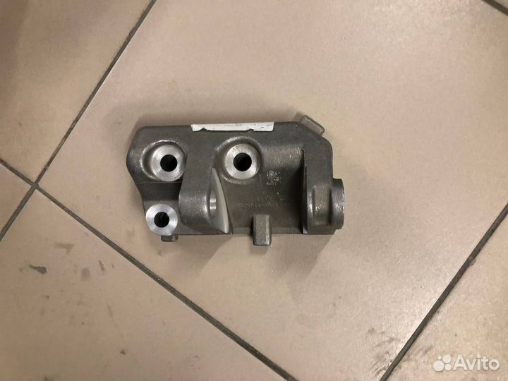 Кронштейн генератора ваз