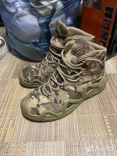 Тактические кроссовки lowa