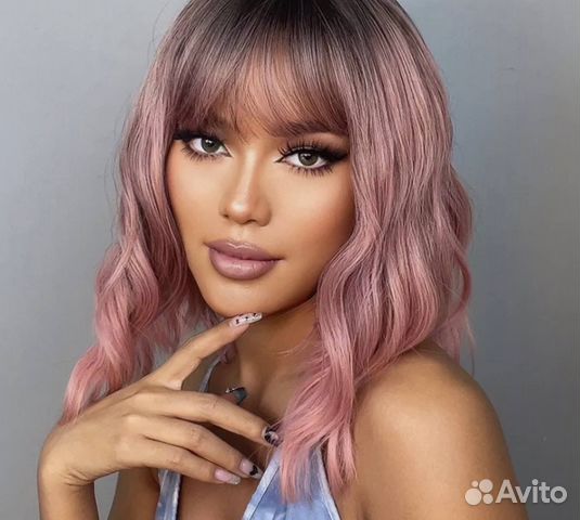 Парик розовый омбре. Новый, волнистый