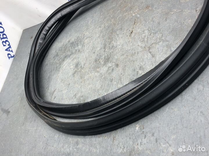 Резинка багажника lancer 10