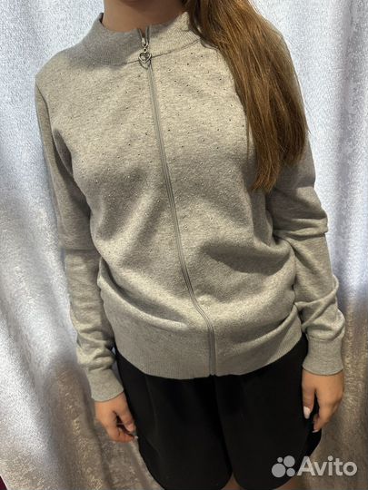 Школьная кофта на замке