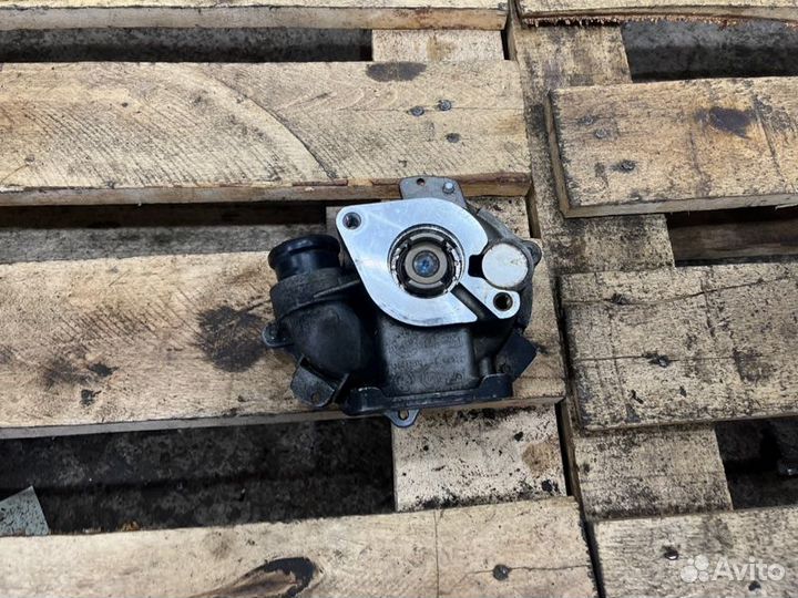 Помпа Bmw 1 E87 N46B20 2004