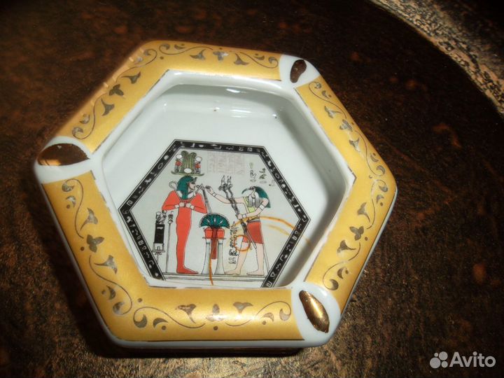 Египетская пепельница