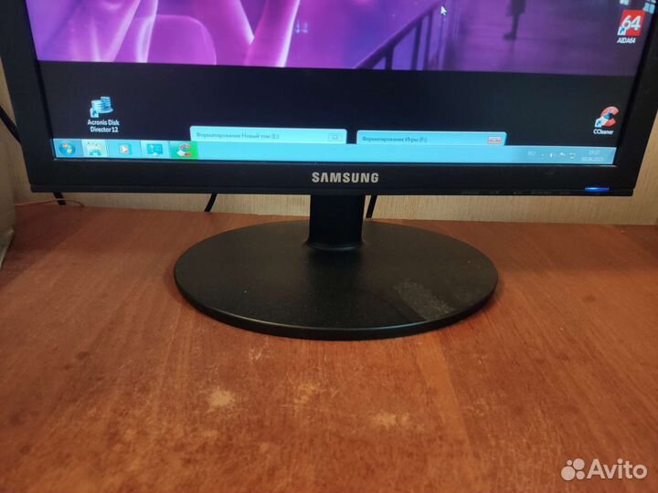 Монитор Samsung SyncMaster E1920