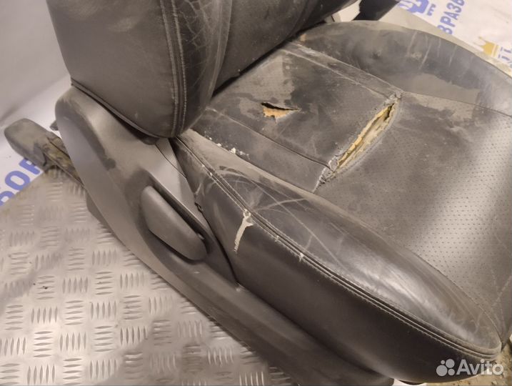 Сиденье переднее правое Toyota RAV 4 2000-2005 куп