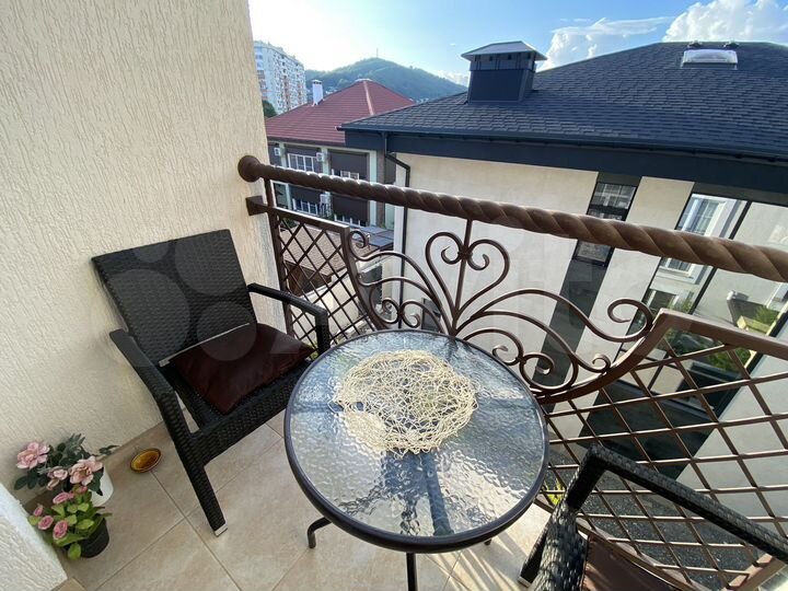 2-к. квартира, 54 м², 3/3 эт.