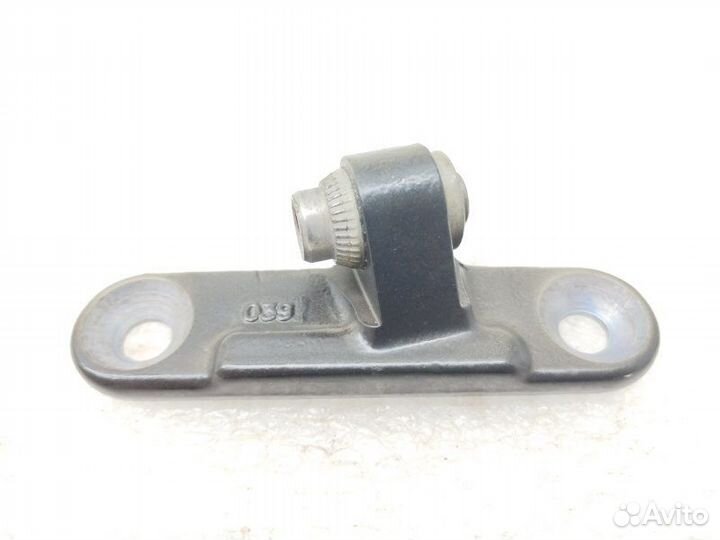 Петля двери передняя правая Bmw 5-Series F10 2011