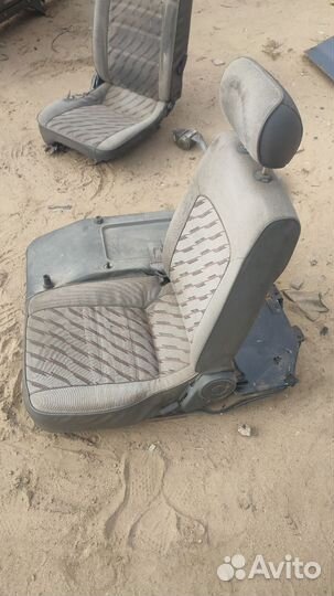 Сиденье левое Mazda Bongo SSF8R