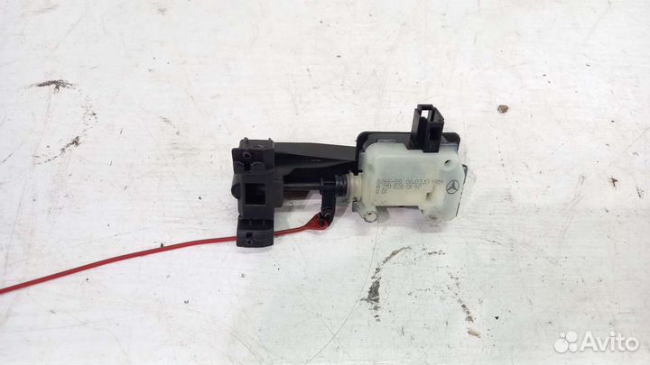 Замок лючка бензобака Mercedes W251 R350