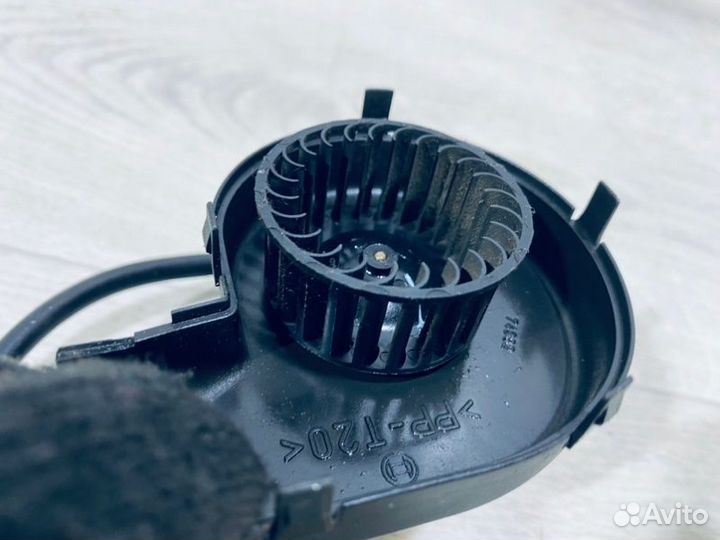 Вентилятор охлаждения блока управления Land Rover