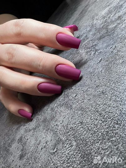 Модель на маникюр