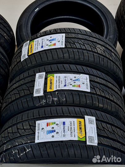 Delinte DS8 Desert Storm II 245/45 R20 103W