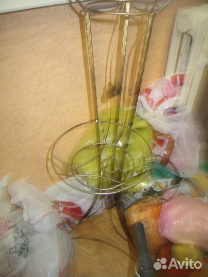 Подставка для цветов из метала хромированного