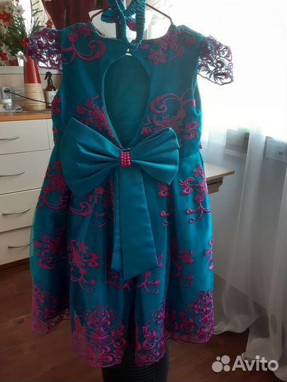 Нарядное платье для девочки 134 140