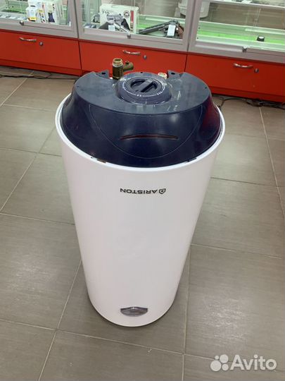 Настенный накопительный электрический водонагреват