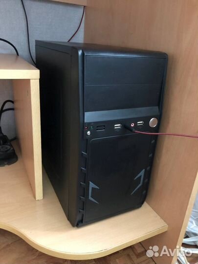 Компьютер со столом