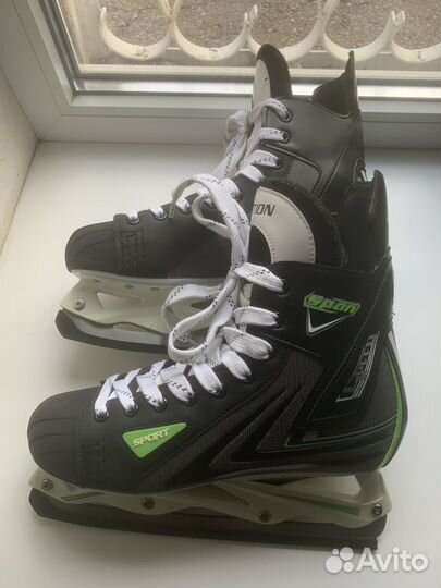 Коньки хоккейные