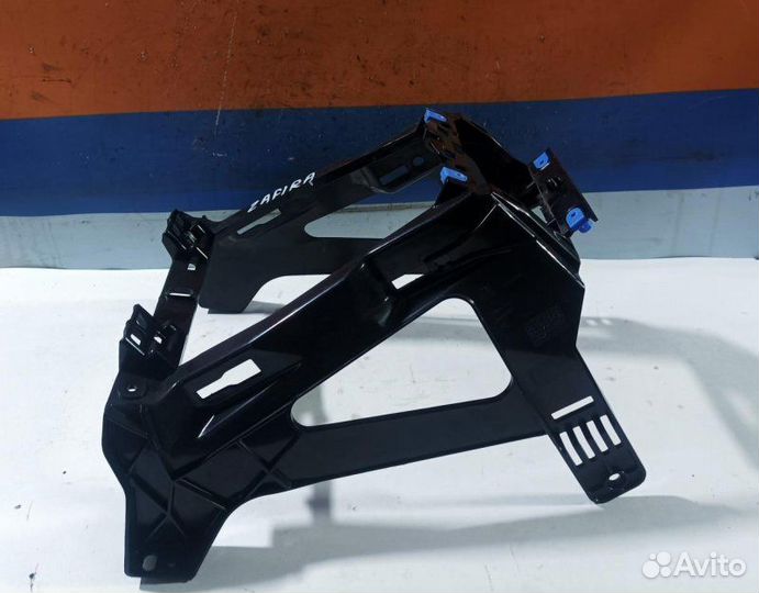 Кронштейн центральной консоли Opel Zafira B 2005