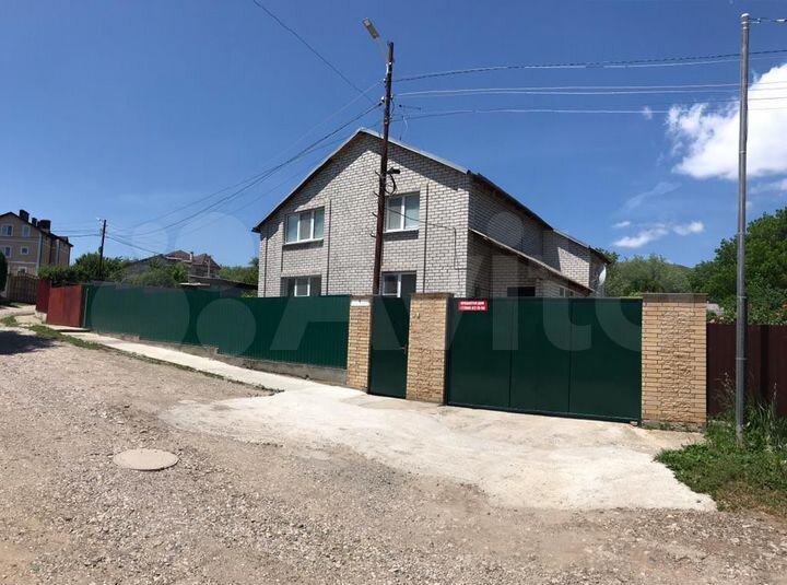 Дом 235 м² на участке 6 сот.