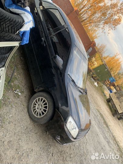 LADA Granta 1.6 МТ, 2013, битый, 300 000 км