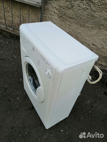 Стиральная машина indesit 4кг узкая