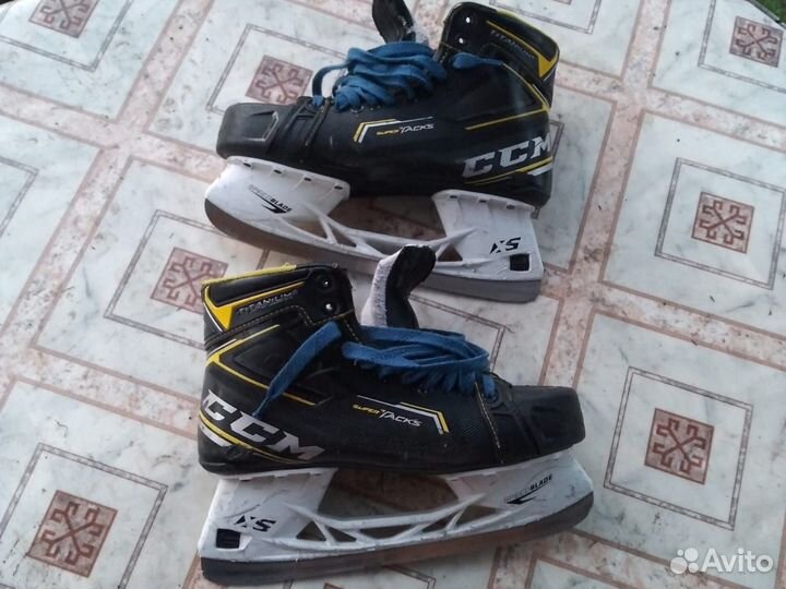 Коньки для хоккея с мячом
