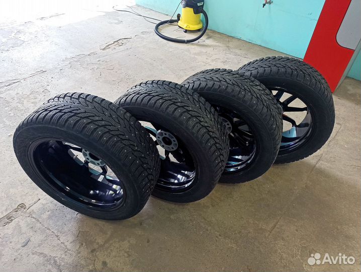 Комплект колес на дисках Nokian Hakkapeliitta 9