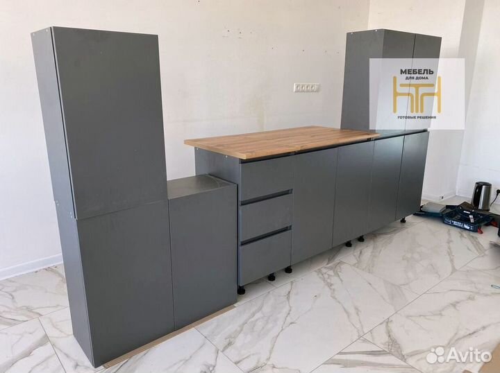 Кухня под потолок