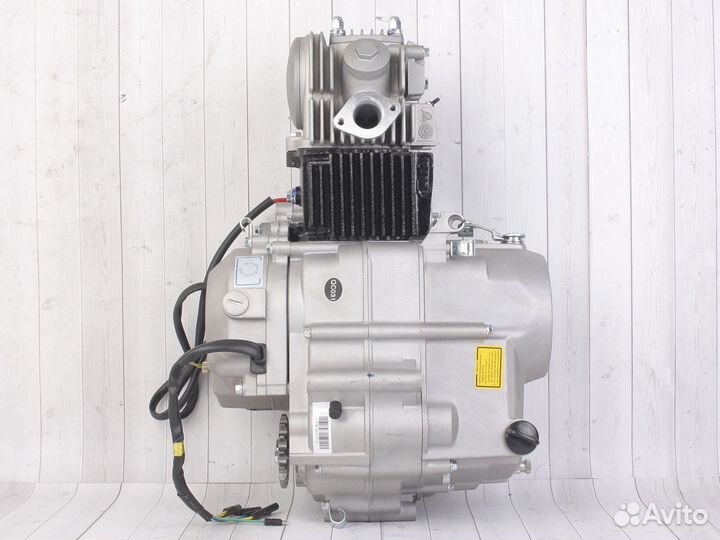 Двигатель YX125 электростартер на питбайк (новый)