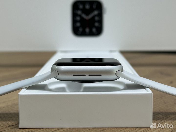 Часы Apple Watch SE 40 mm