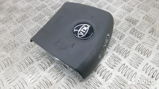 Подушка безопасности водителя KIA sorento 1 (KBN18J301)