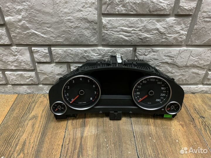 VW Touareg NF Панель приборов