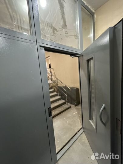 Дверь подъездная