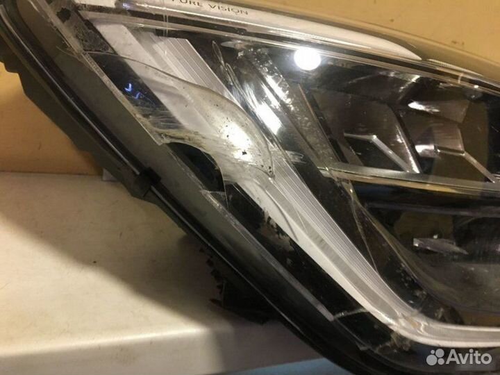 Фара правая Renault Arkana