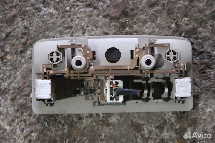 Плафон салона на Чери Фора А21