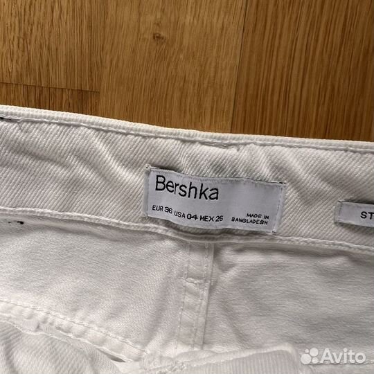 Джинсы bershka