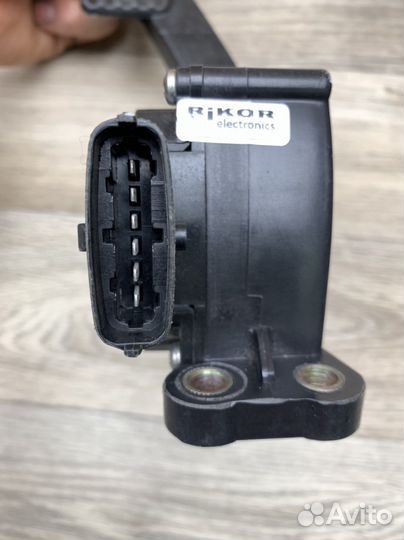 Педаль газа LADA Kalina Granta