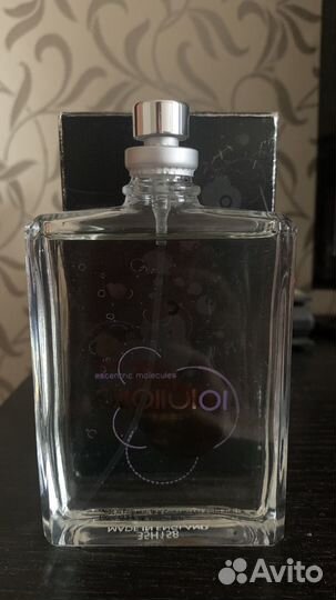 Escentric molecules Molecule 01