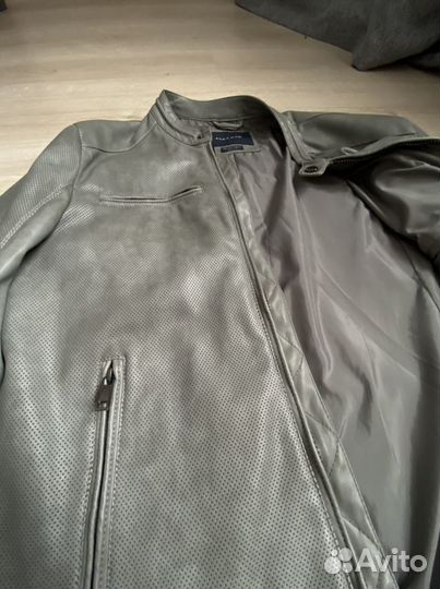 Мужская куртка Zara в хорошем состоянии размер 48